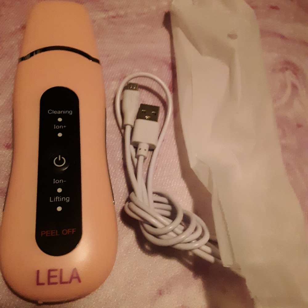 Lela hypersonic face spatula